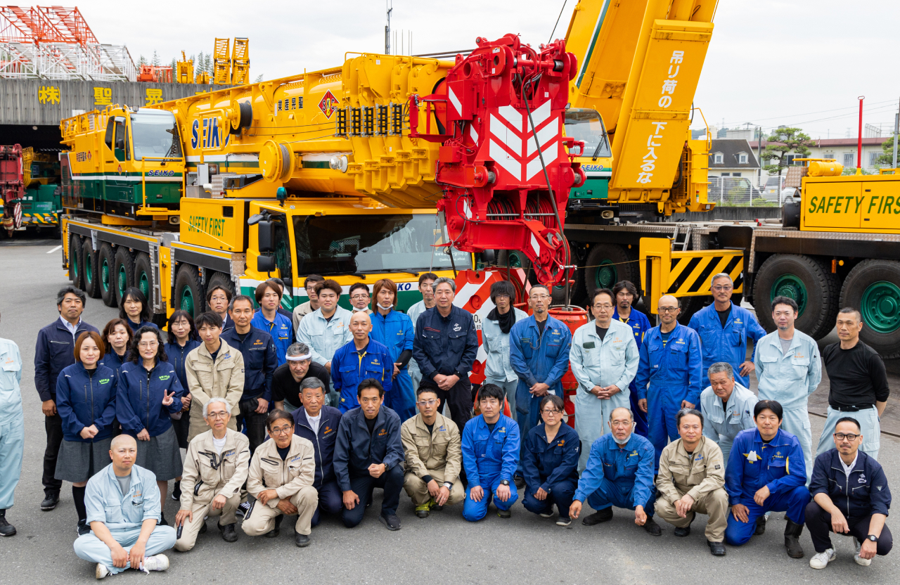 社員の集合写真